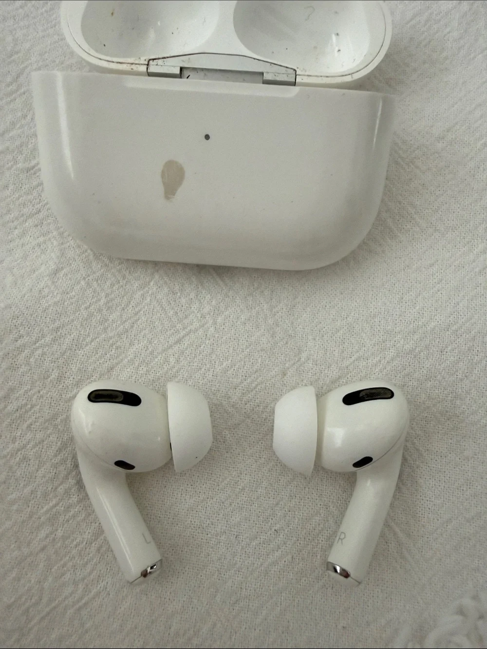 Apple White AirPods Pro with Charging Case